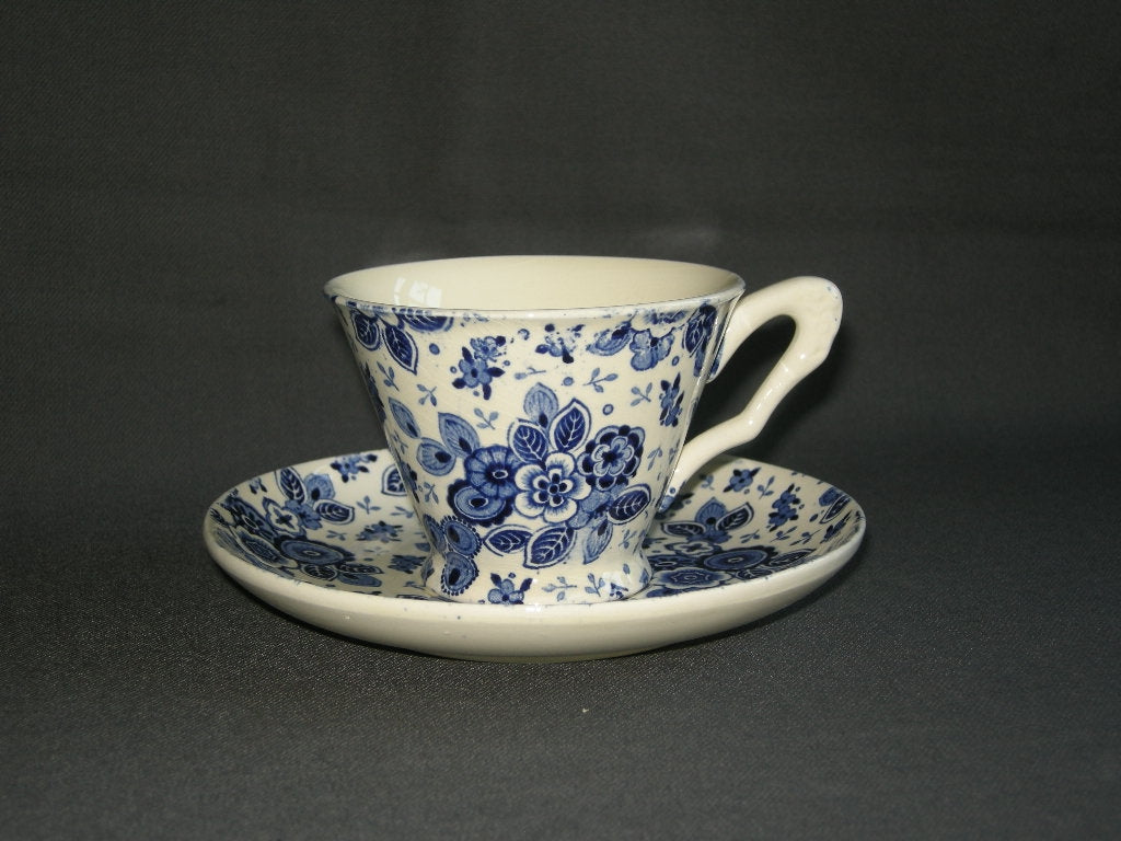 Societe Ceramique Beatrix koffiekop & schotel bloemkooloor met lichte craquelé