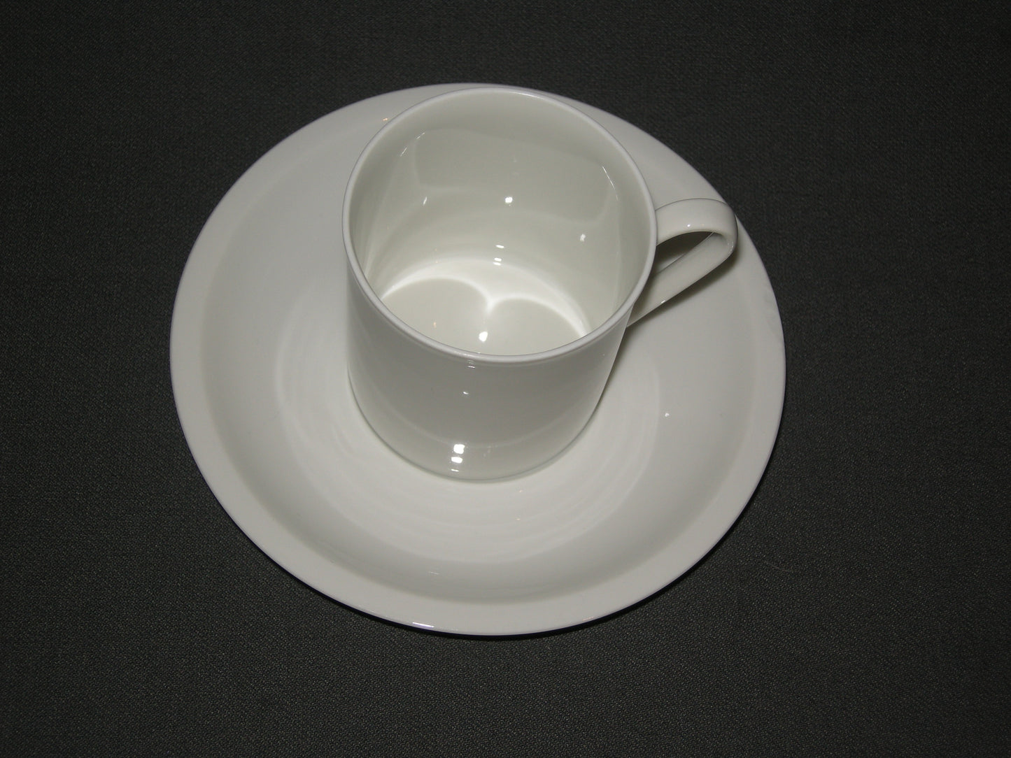 Arzberg spierwit glad 001. koffiekop & schotel