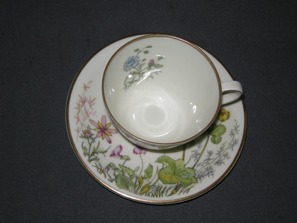 Krautheim Wiesengrund & Bergeshoh'n kop & schotel O8 décor J