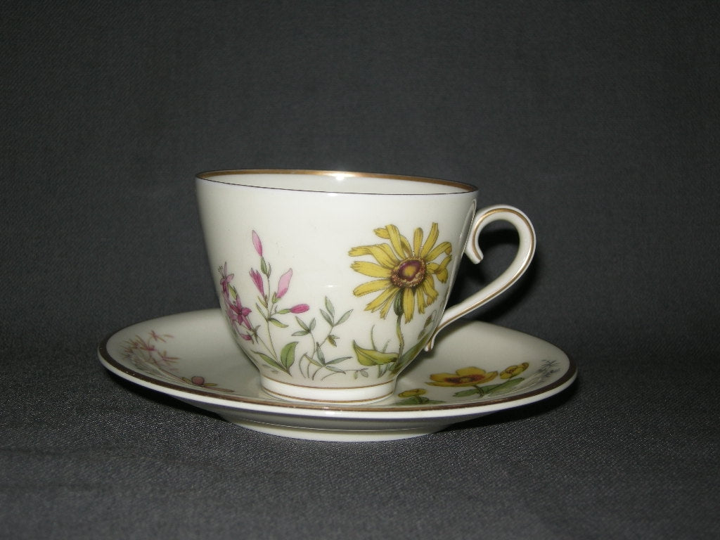 Krautheim Wiesengrund & Bergeshoh'n kop & schotel O8 décor J