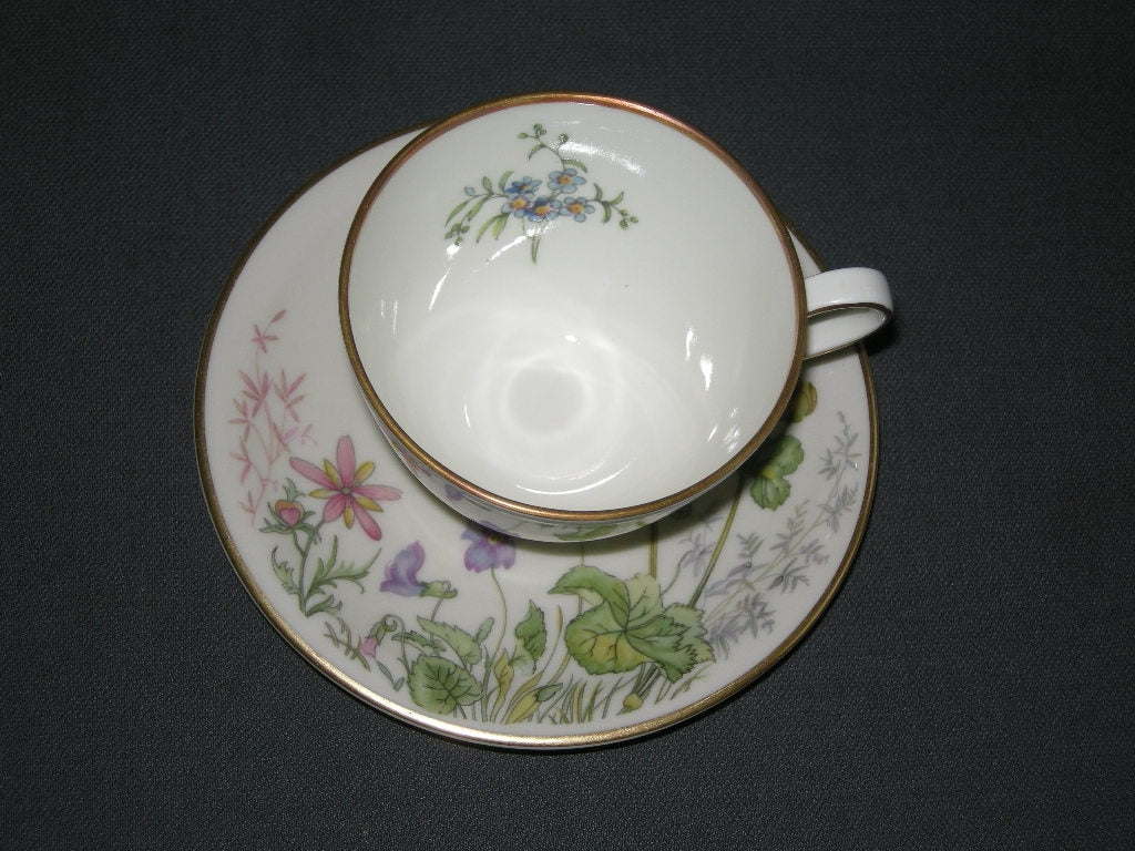 Krautheim Wiesengrund & Bergeshoh'n kop & schotel O8 décor J