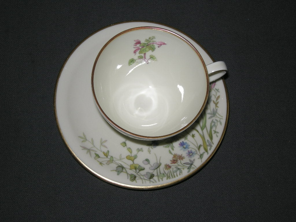 Krautheim Wiesengrund & Bergeshoh'n kop & schotel O8 décor L