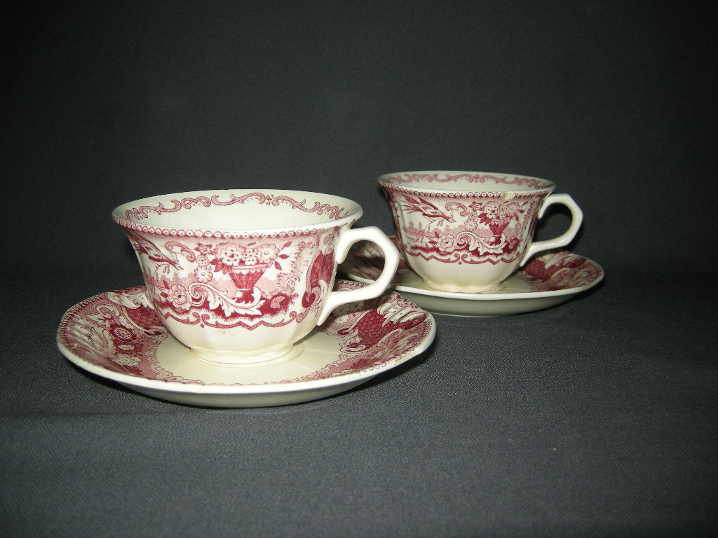 Societe Ceramique Victoria rood kop & schotels met beschadiging