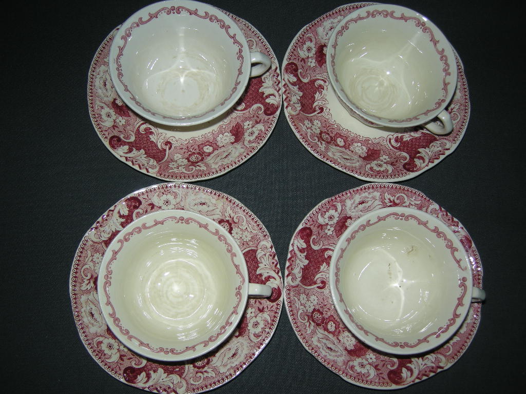 Societe Ceramique Victoria rood kop & schotel met craquelé