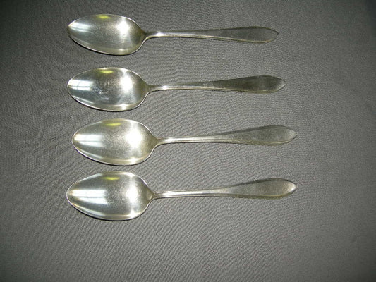 Gero verzilverd model 618 puntfilet lepels 21 cm. met doorpoetsplekjes