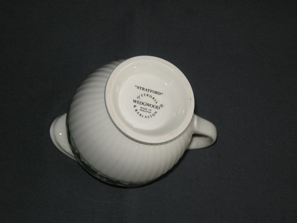Wedgwood Stratford melkkannetje beschadigd