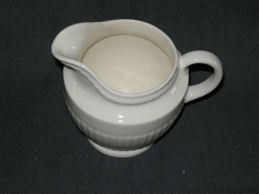 Wedgwood Edme plain melkkannetje