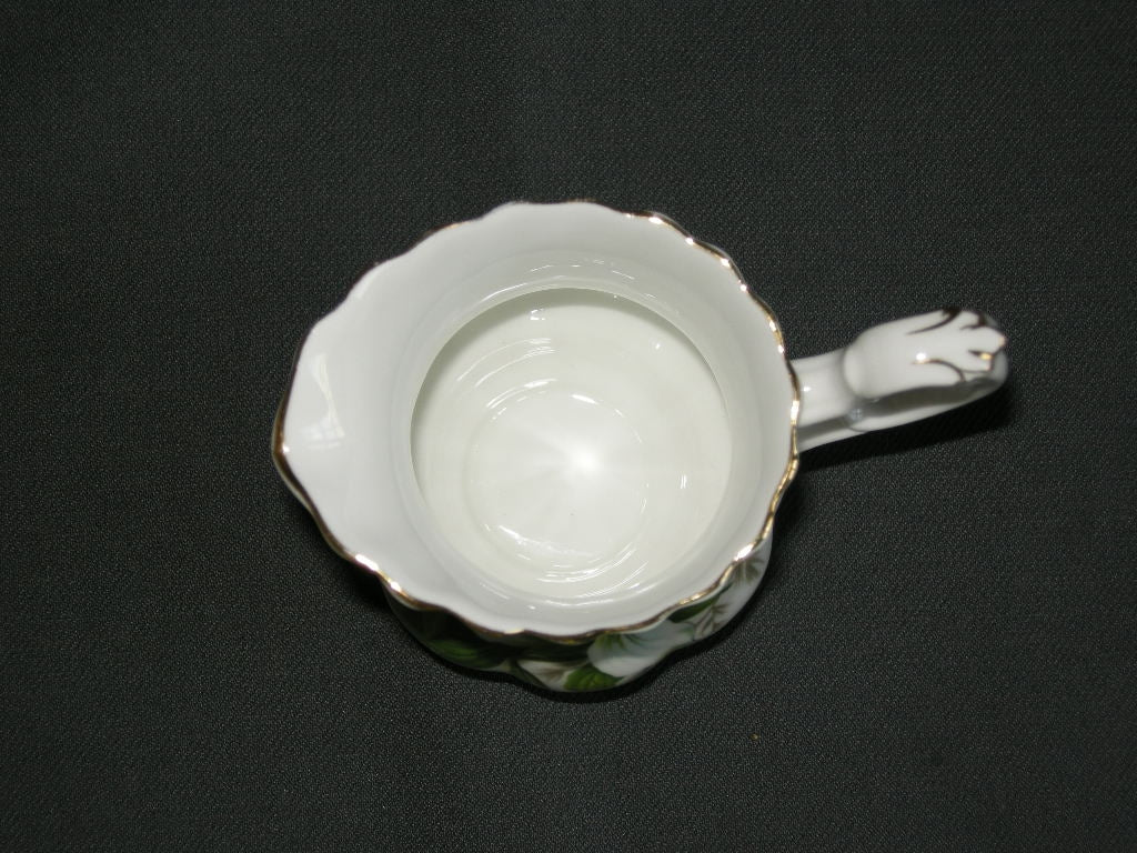 Royal Albert Trillium melkkannetje