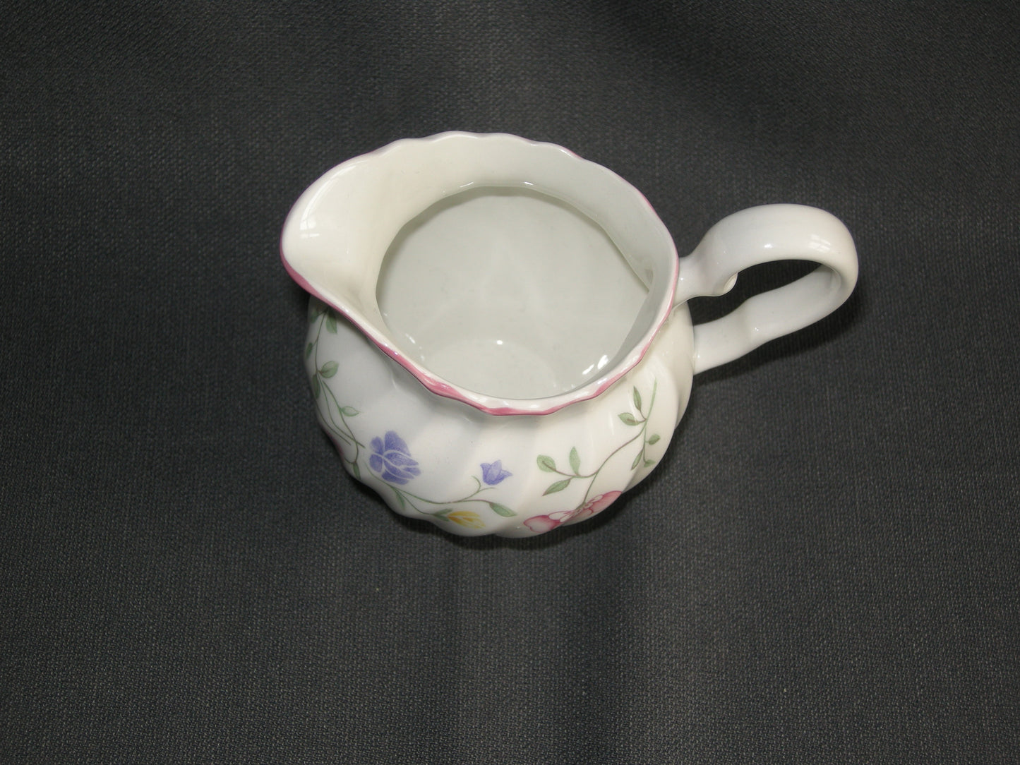 Johnson Bro's Summer Chintz melkkannetje