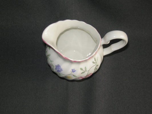 Johnson Bro's Summer Chintz melkkannetje