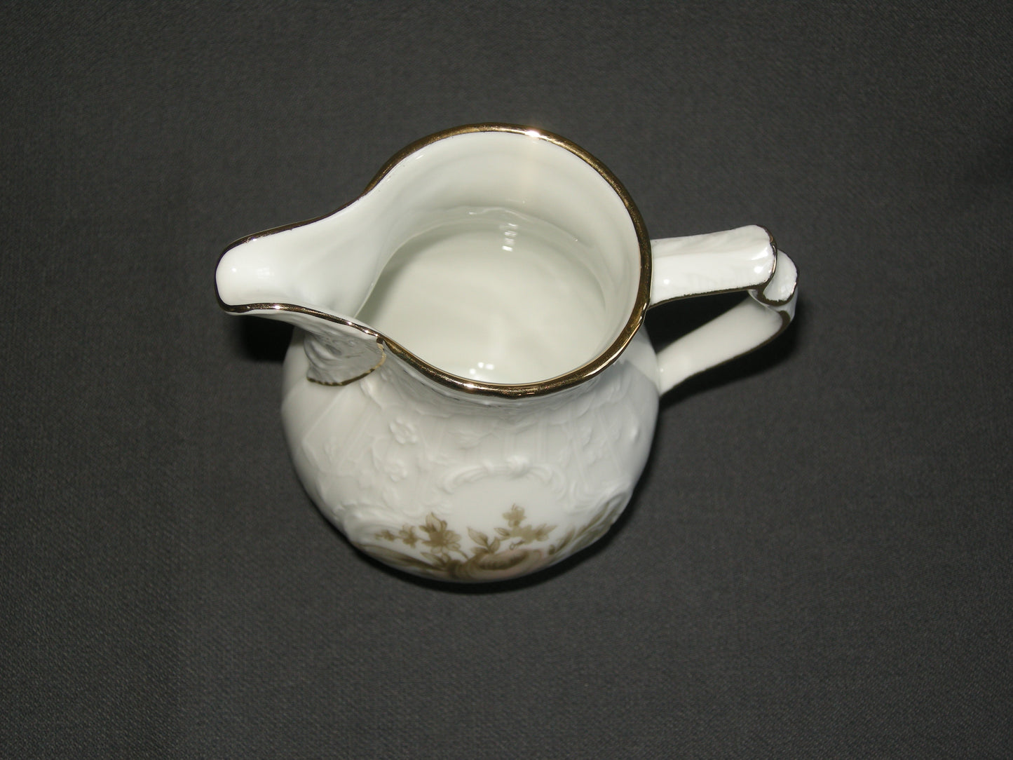 Rosenthal Sanssouci spierwit met bruin/rose roos + goudkleurig randje melkkannetje