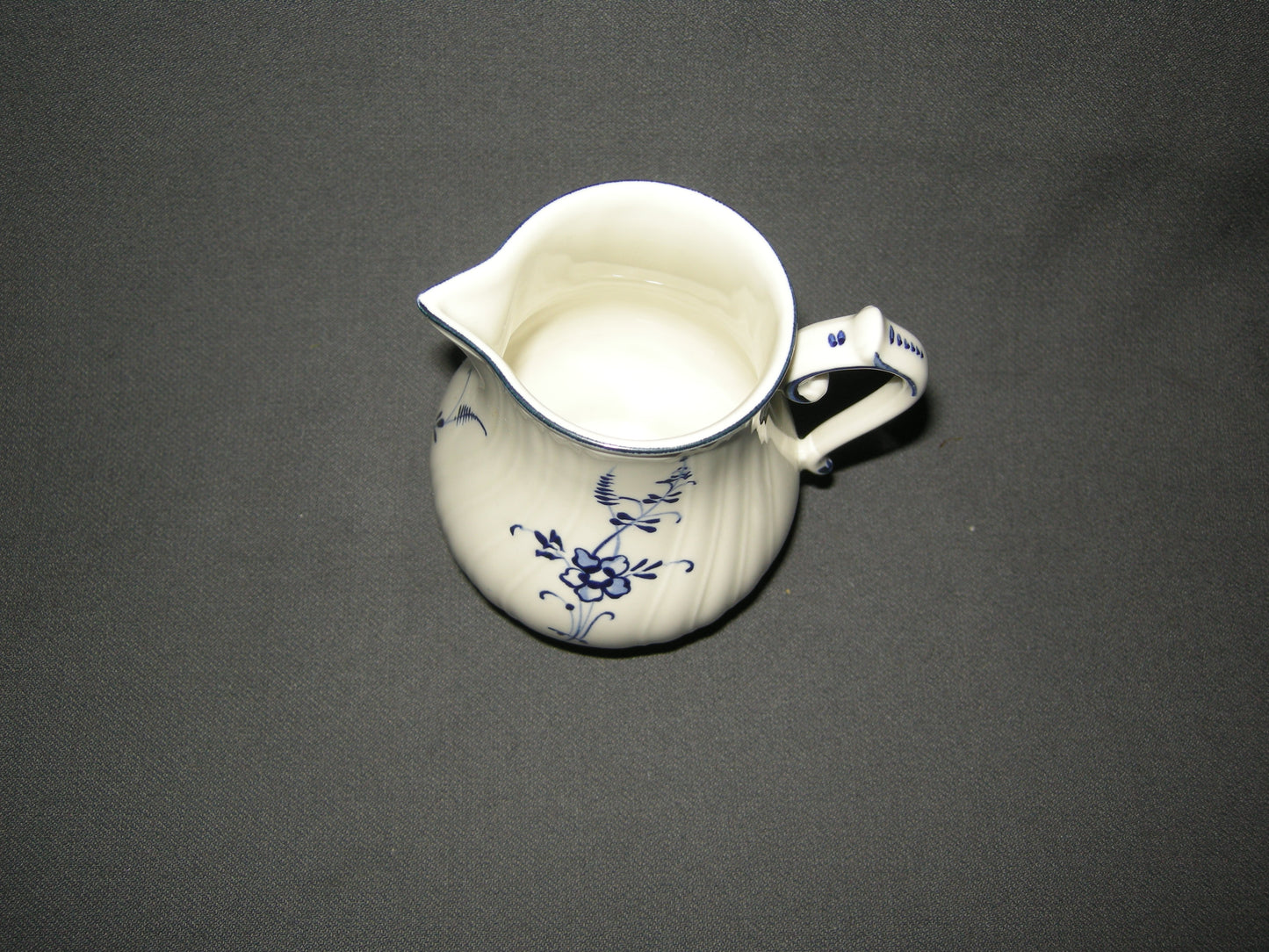 Villeroy & Boch Vieux Luxembourg melkkannetje hoogte 9,5 cm.