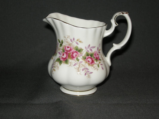 Royal Albert Lavender Rose melkkannetje 9 cm.