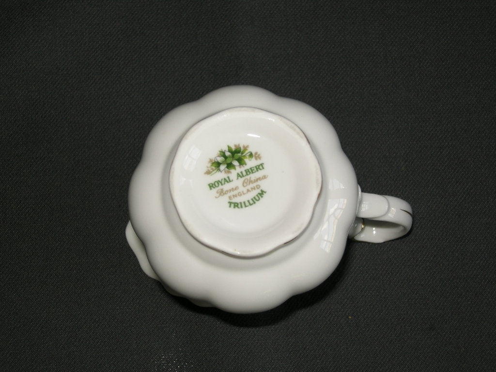 Royal Albert Trillium melkkannetje