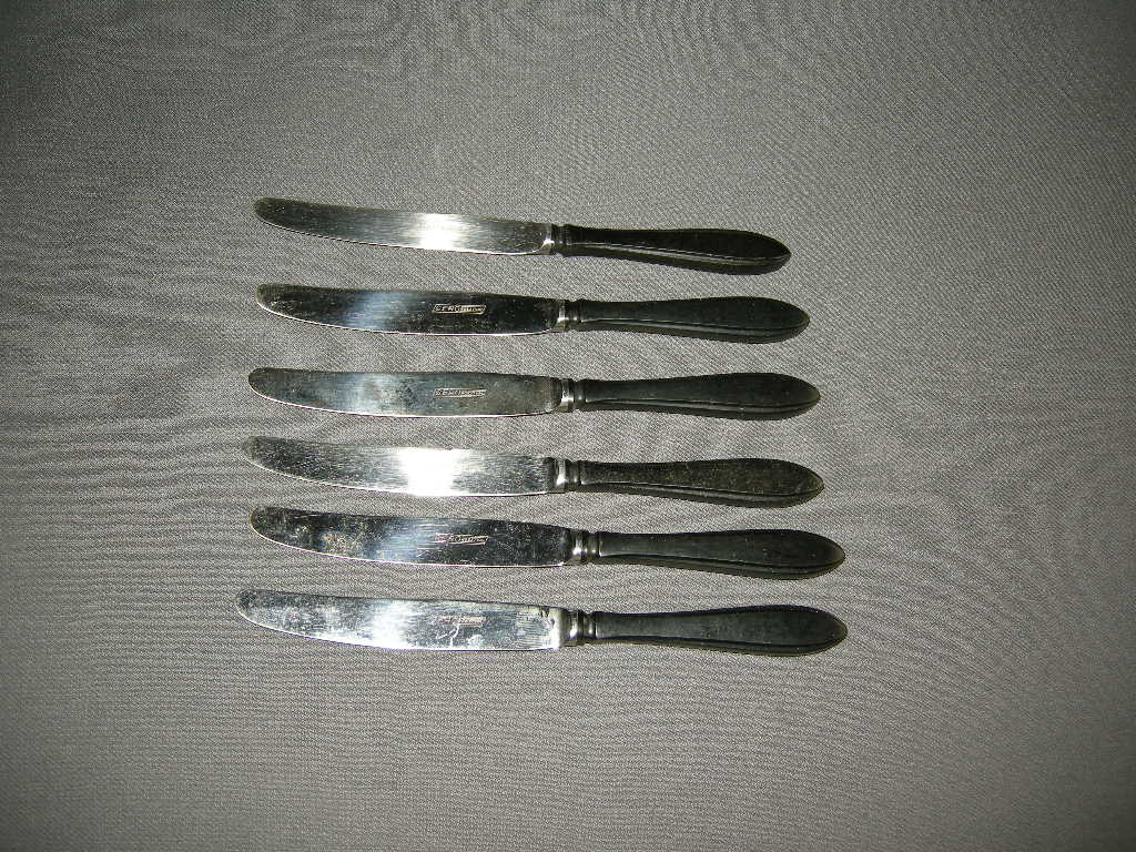 Gero Zilmeta model 718 puntfilet messen 17,6 cm. met bakeliet