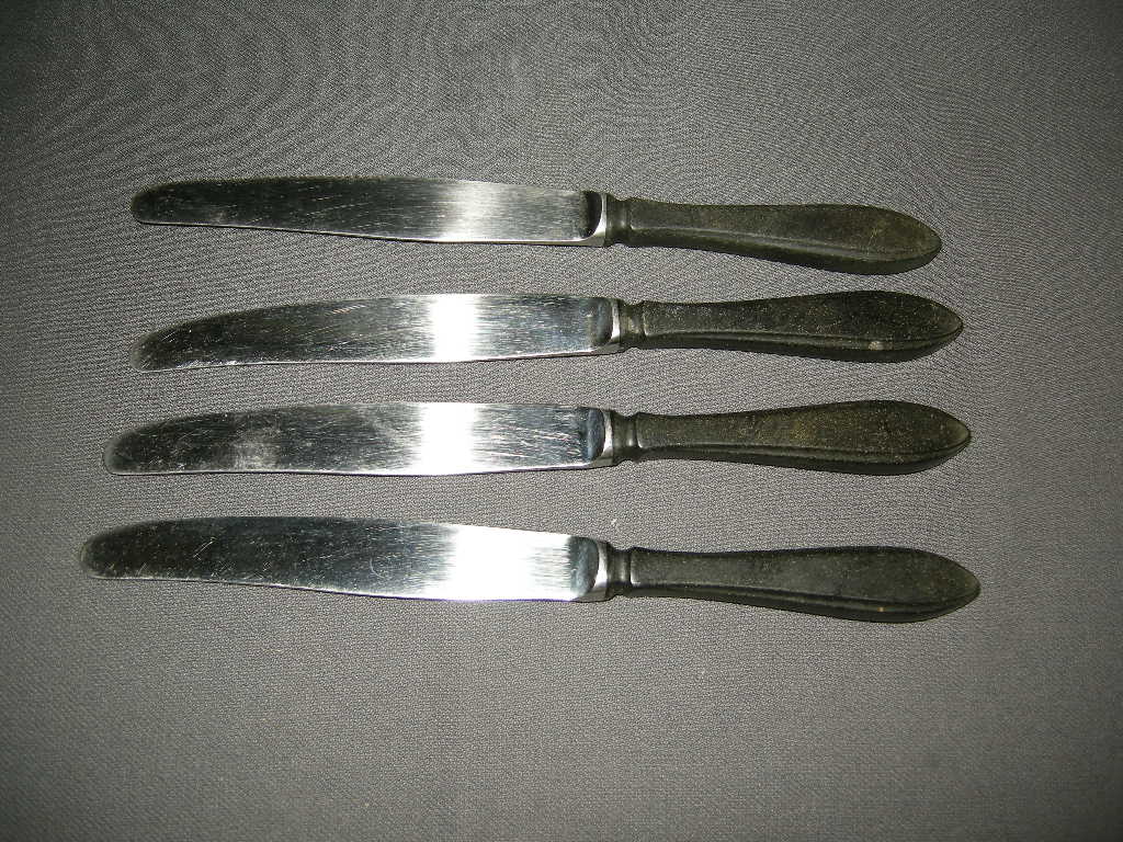 Gero Zilmeta model 718 puntfilet messen 21 cm. met bakeliet