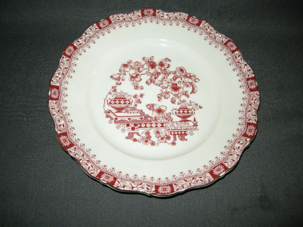 Seltmann & Weiden Theresia rood ontbijtbord O20,5 cm.