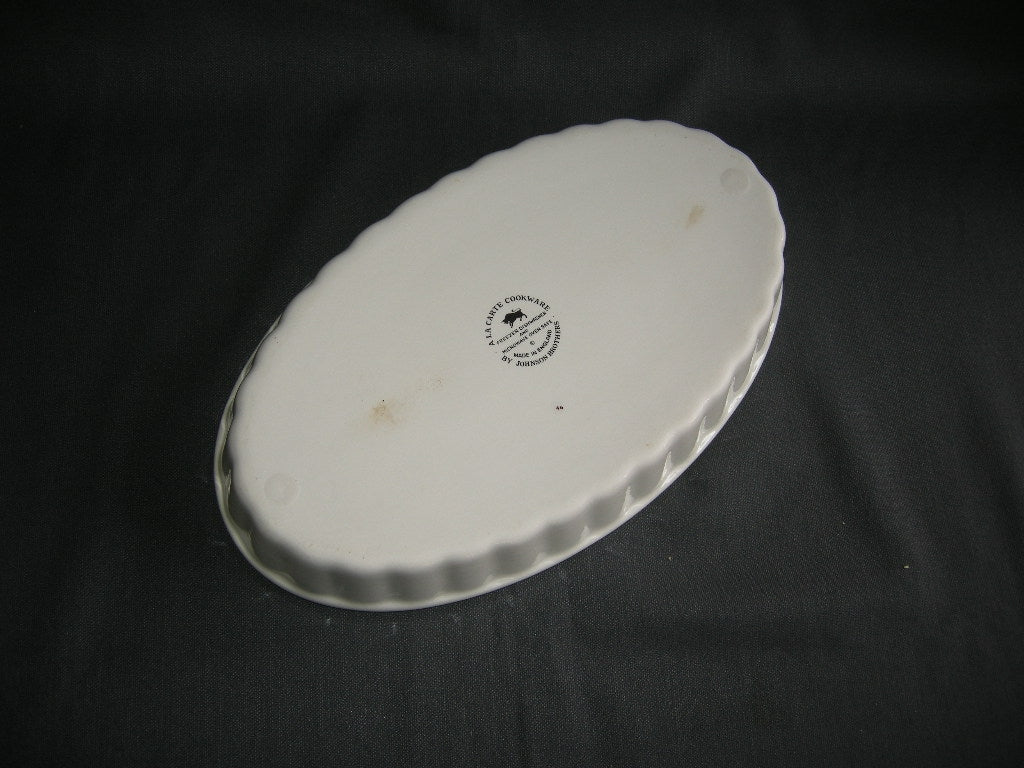 Johnson Bro's Summer Chintz ovenschaal ovaal 30,5 x 18 x 4,5 cm.