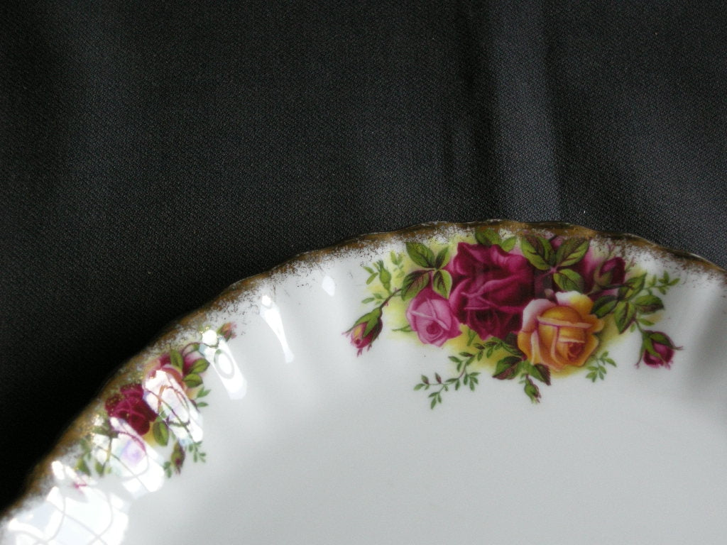 Royal Albert Old Country Roses presenteerschaal 26 x 23 cm.
