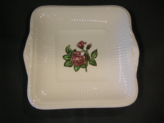 Wedgwood Moss Rose presenteerschaal met craquelé