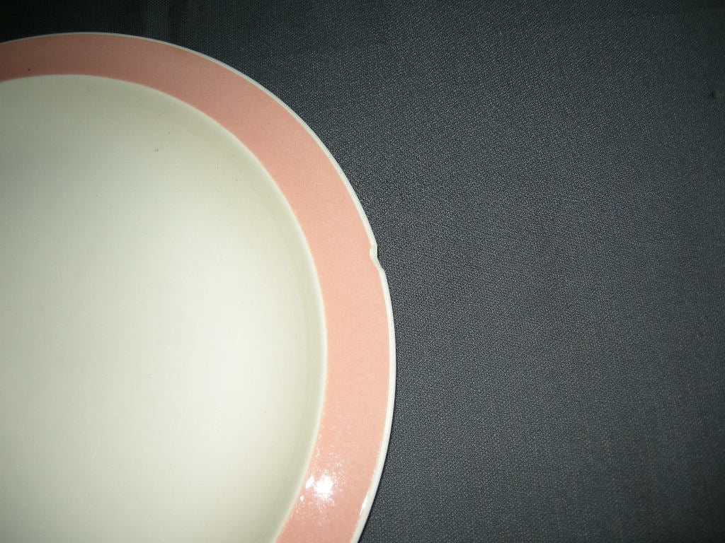 Boch Frères Keralux pastel zalmrose presenteerschaal