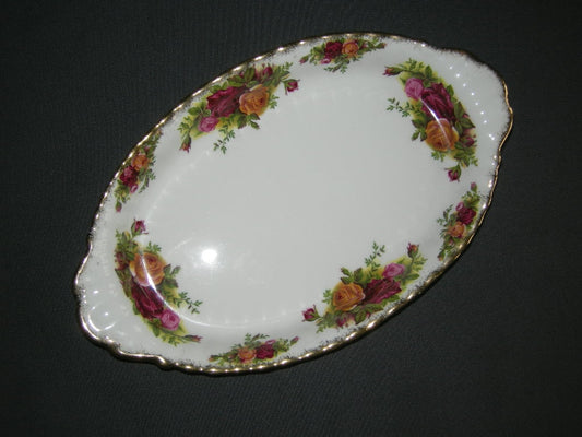 Royal Albert Old Country Roses presenteerschaaltje 26,7 x 16 cm. licht beschadigd