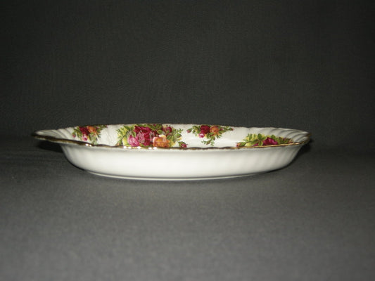 Royal Albert Old Country Roses presenteerschaaltje 26,7 x 16 cm. licht beschadigd