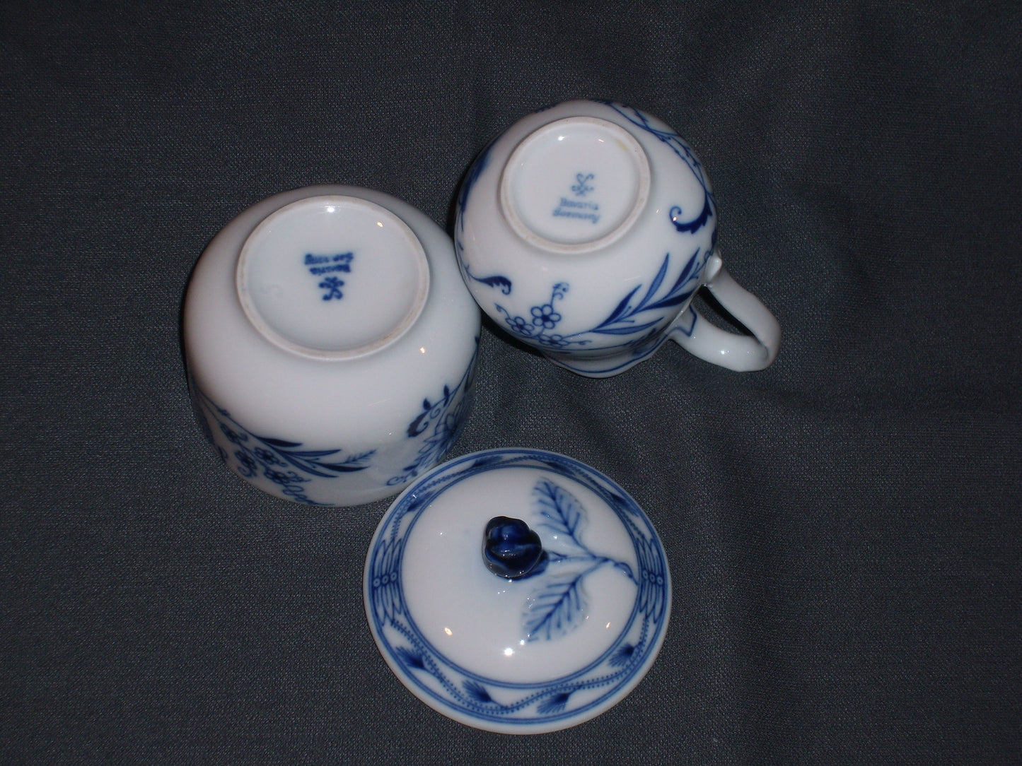 Oscar Schaller & Co. Bavaria. Zwiebelmuster melkkannetje