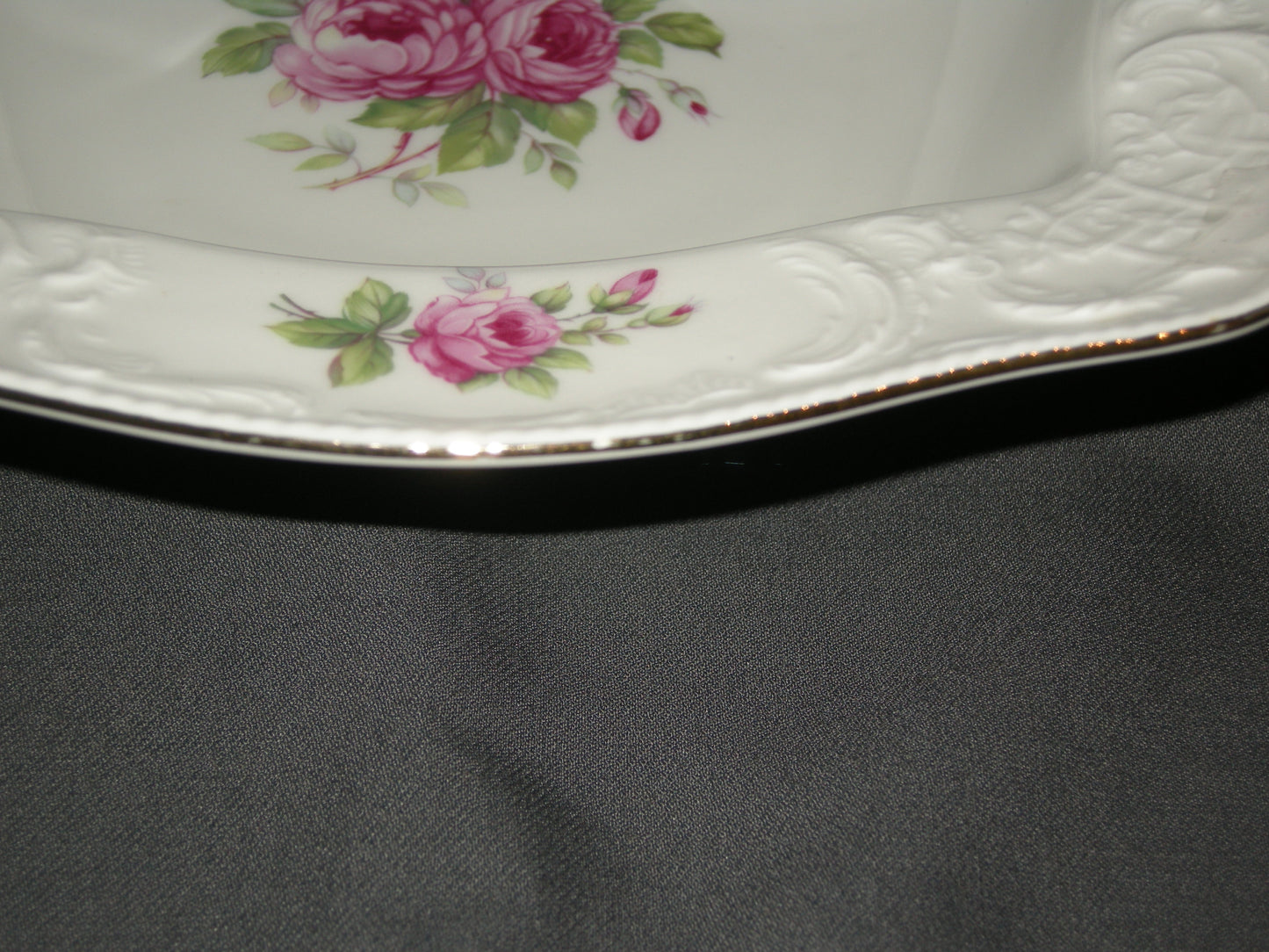 Rosenthal Sanssouci spierwit rose pioenroos met goudkleurig randje saladeschaal