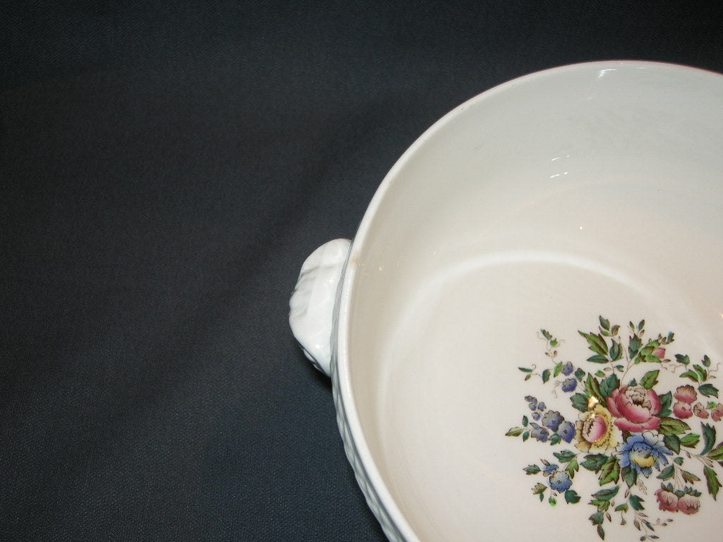 Wedgwood Conway saladeschaal O20,5 cm. vlekje