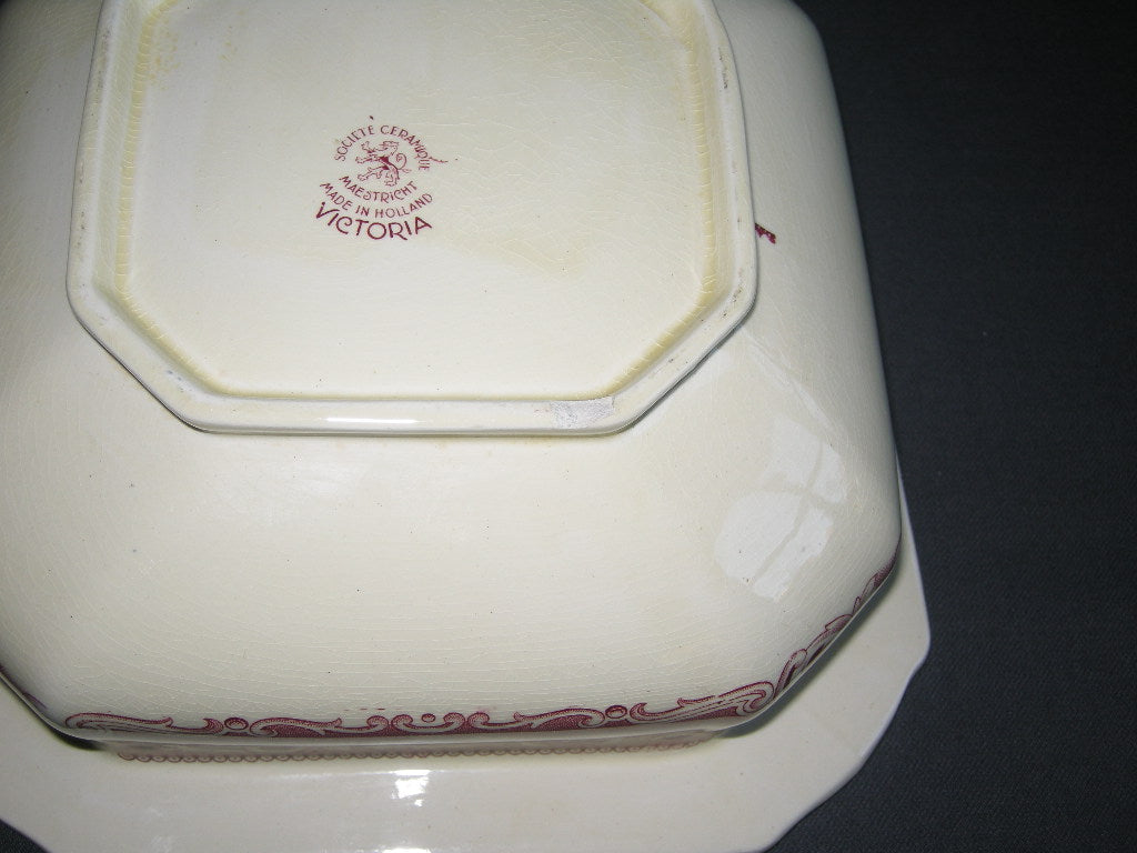 Societe Ceramique Victoria rood saladeschaal