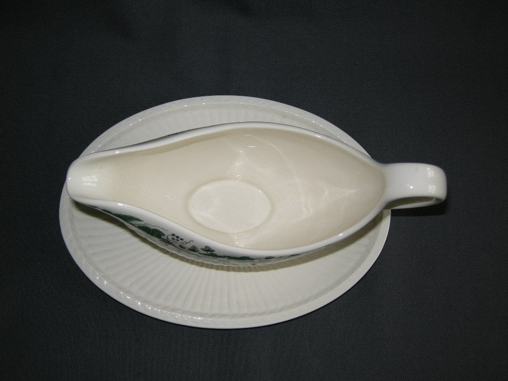 Wedgwood Stratford sauskom met beschadiging