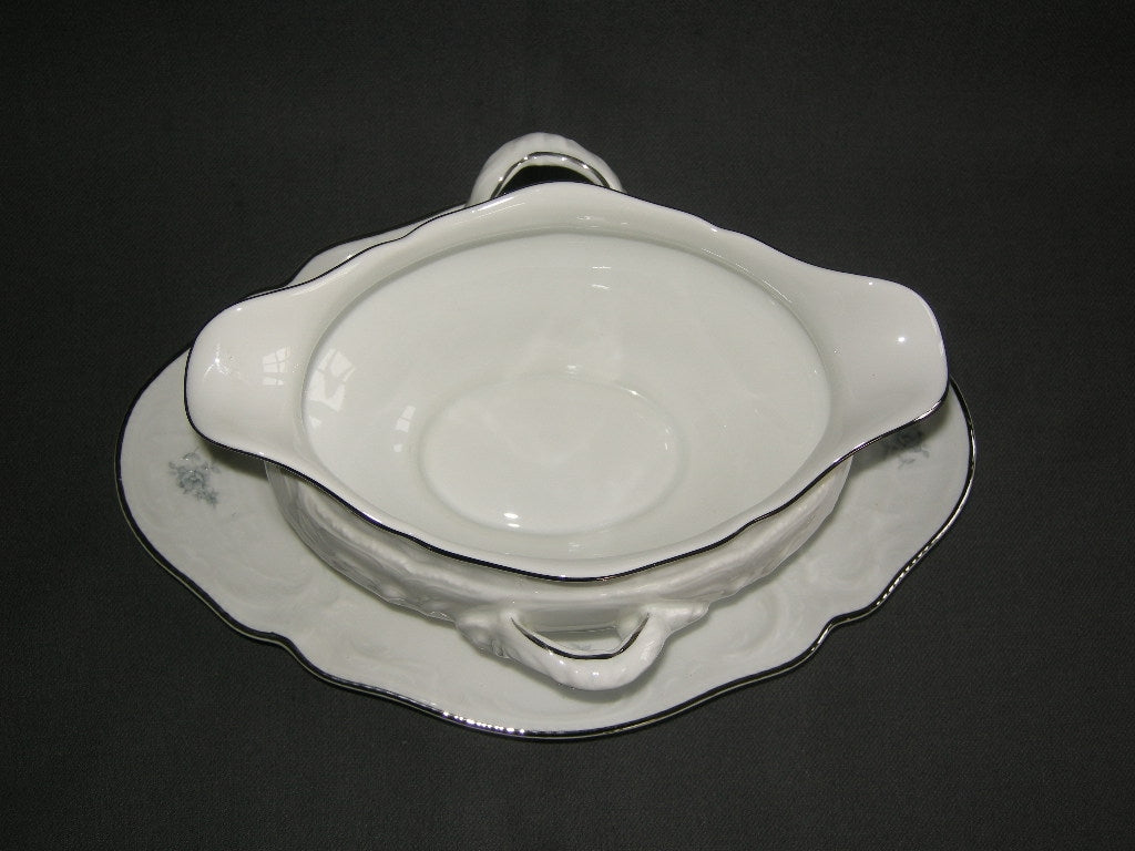Rosenthal Sanssouci spierwit met blauw / grijze bloemetjes sauskom