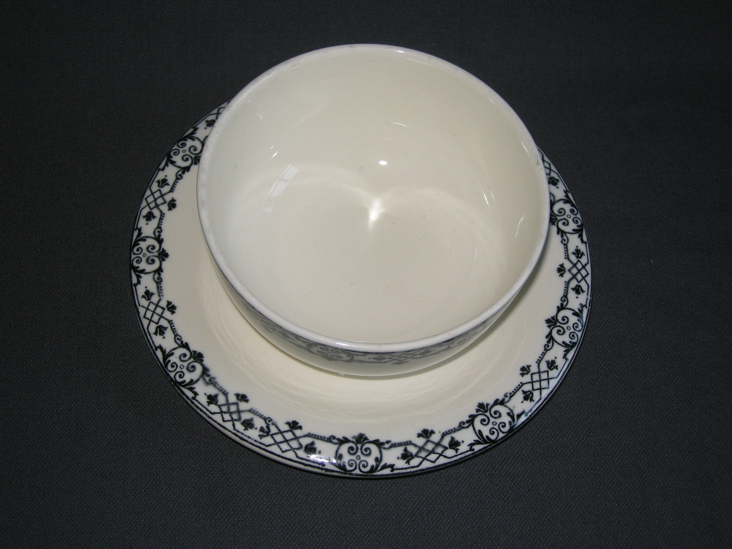 Wedgwood Moustiers sauskom