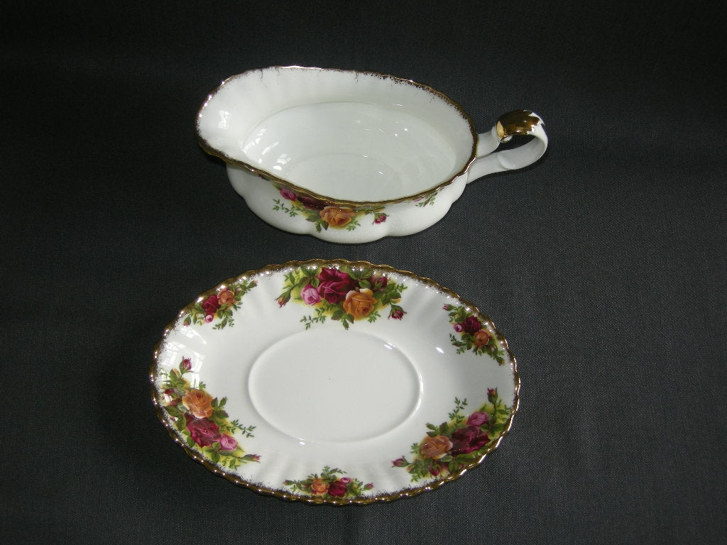 Royal Albert Old Country Roses sauskom + bijbehorende onderschotel