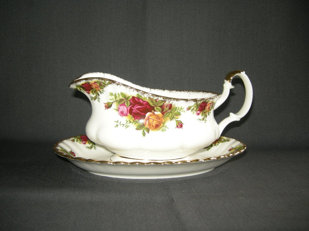 Royal Albert Old Country Roses sauskom + bijbehorende onderschotel