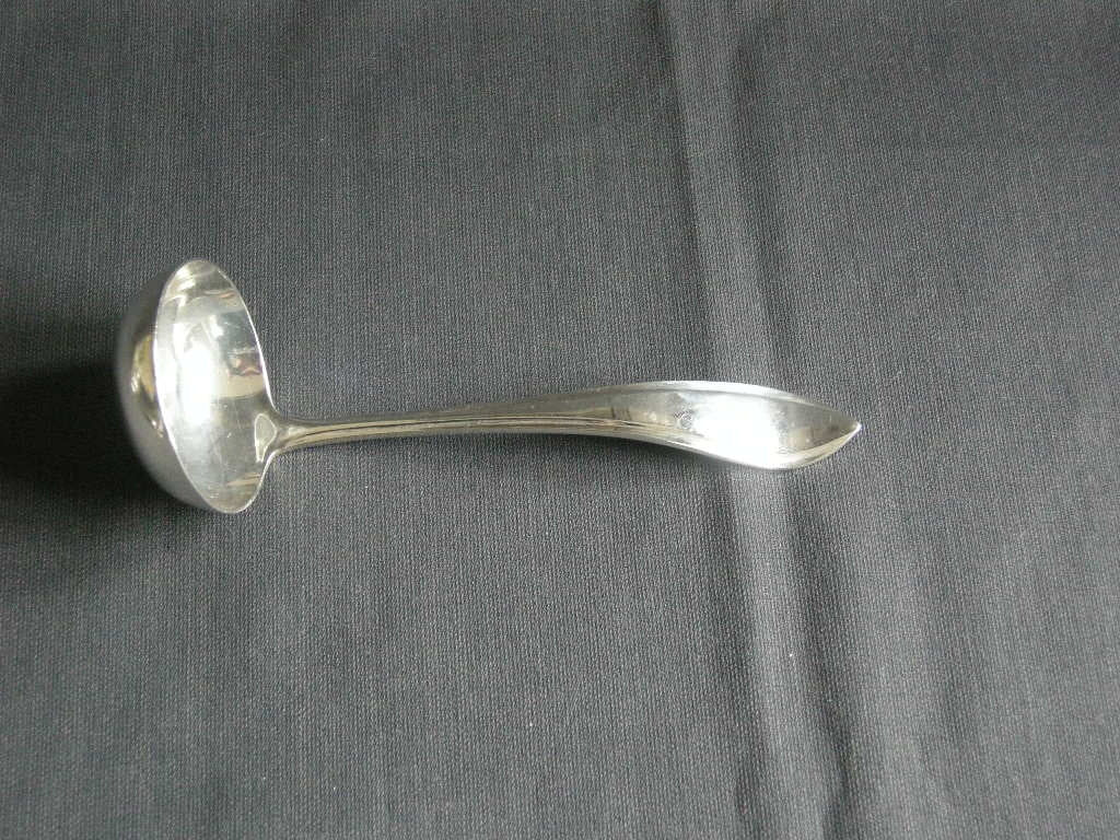 Keltum verzilverd P8 puntfilet sauslepel 16,5 cm.