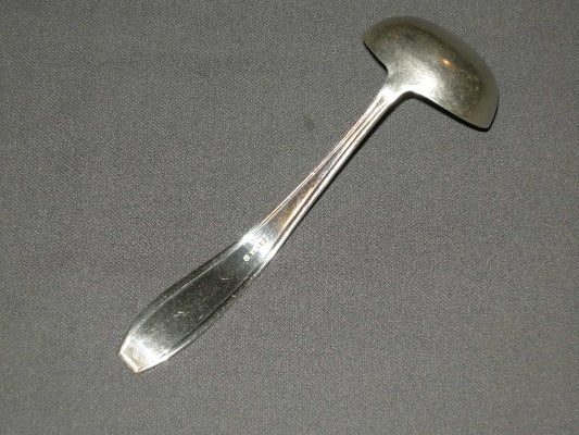 Sola verzilverd model 1640 sauslepel