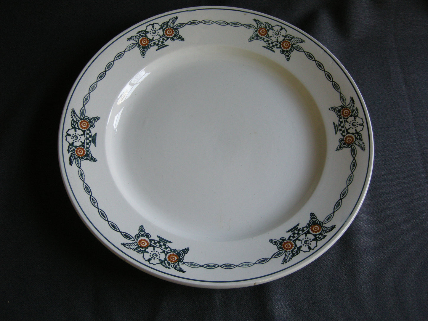 St. Amand 6525 schaal O29,5 cm.