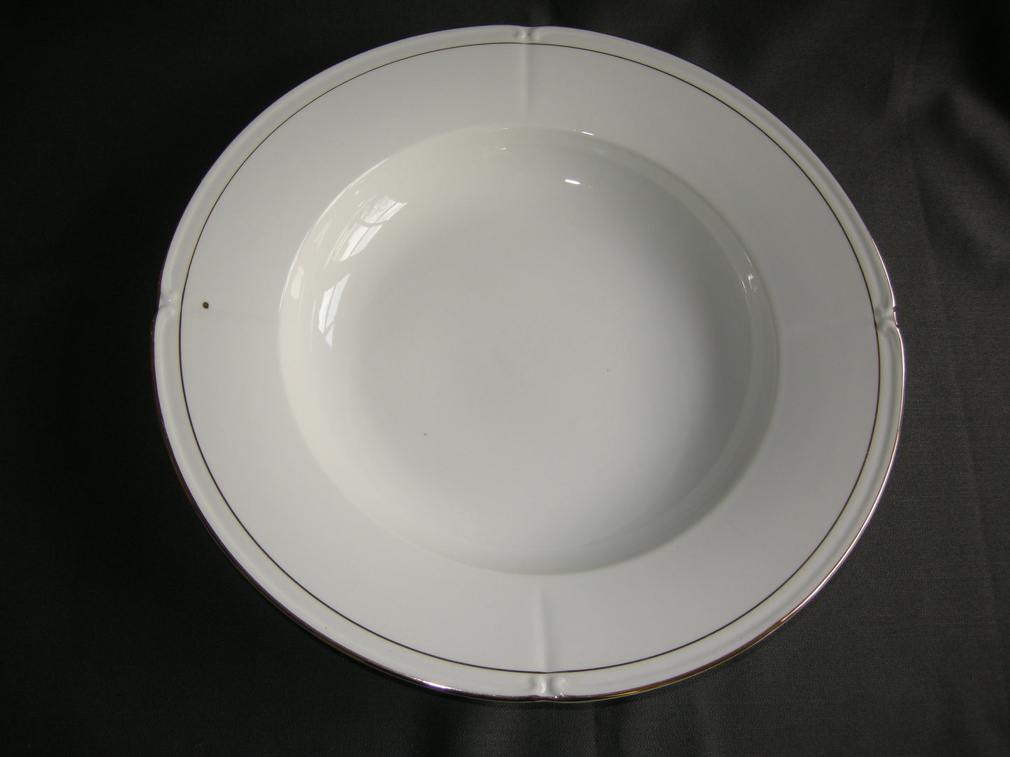 Jäger wit - goud schulp schaal O33,5 cm.