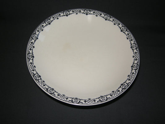 Wedgwood Moustiers schaal op voet
