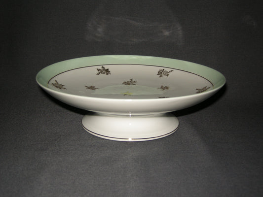 Limoges Charles Ahrenfeldt presenteerschaal op voet O23 cm.