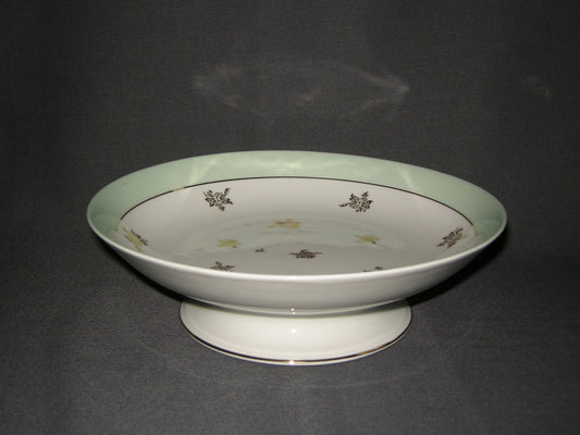 Limoges Charles Ahrenfeldt presenteerschaal op voet O24,5 cm.