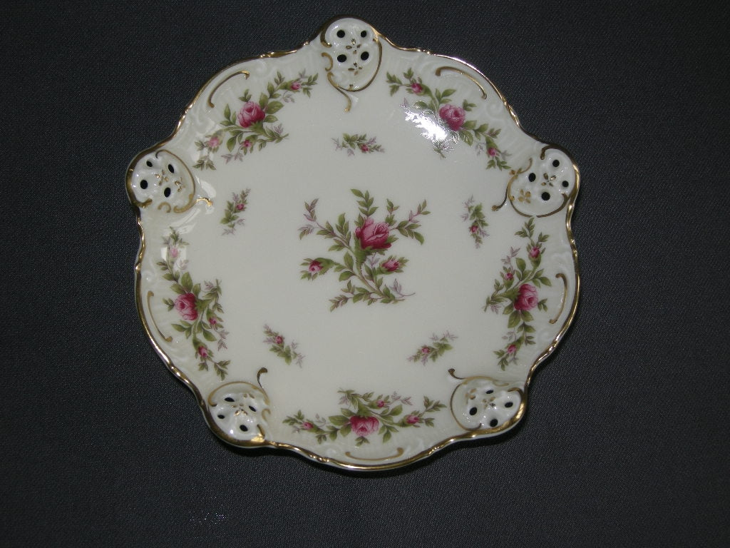 Rosenthal Moliere Moosrose 2984 001. bonbonschaaltje O15,5 cm., hoogte 4,5 cm.
