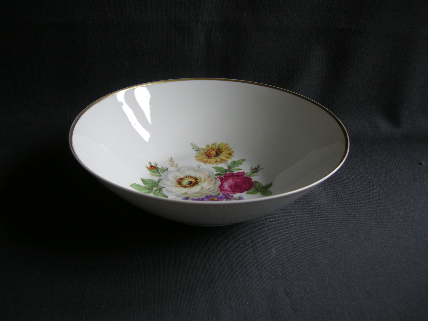 Alka 001. schaal met bloemdecor