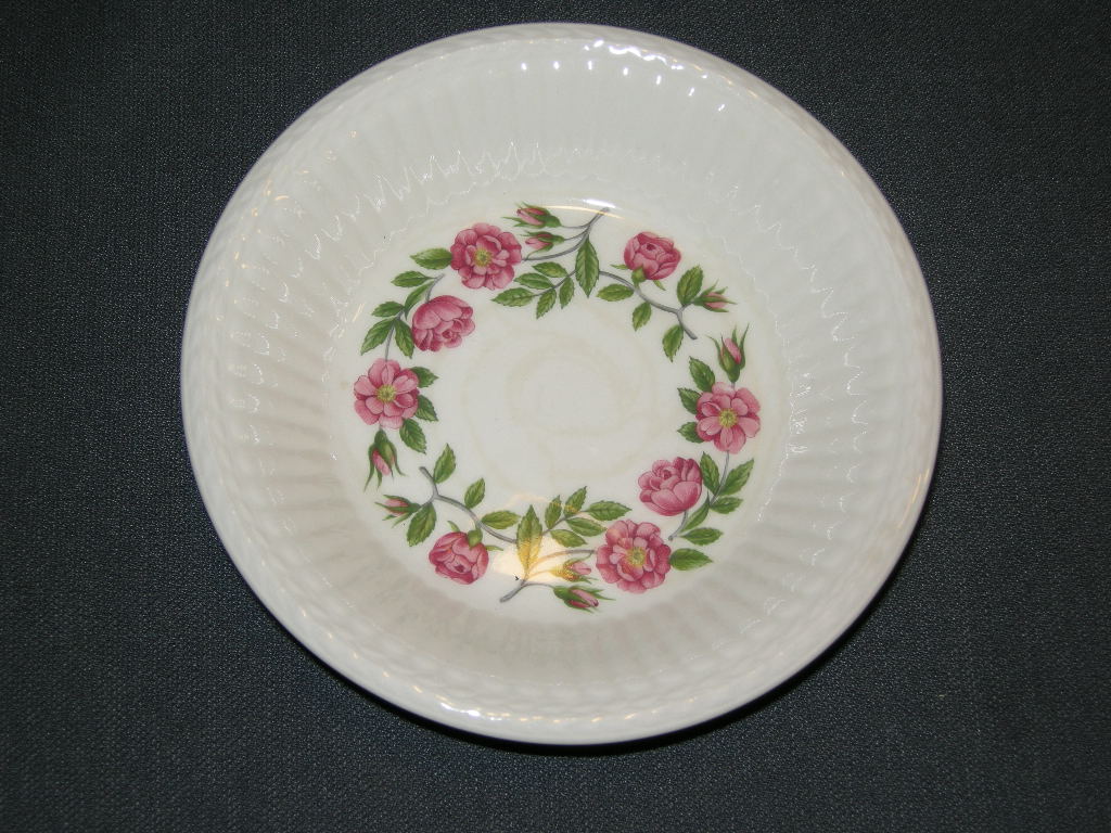 Wedgwood Rosalind compoteschaaltje O13 cm. lichte craquelé