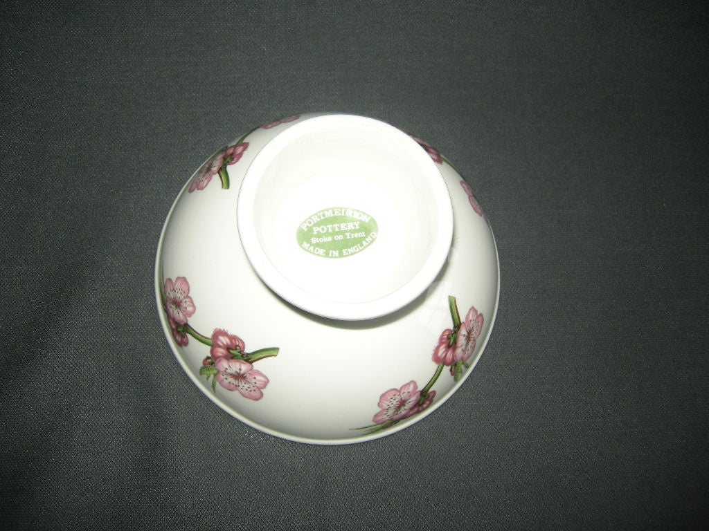 Portmeirion Pomona schaaltje op voet O13,5 cm. The Reine Claude Plum