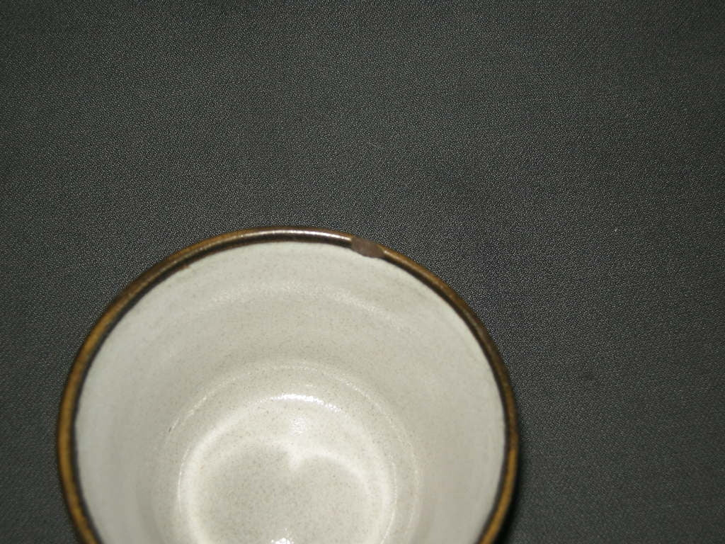 Lucie Q. Bakker Quirina schorsgroen schaaltje schuin O9 cm.