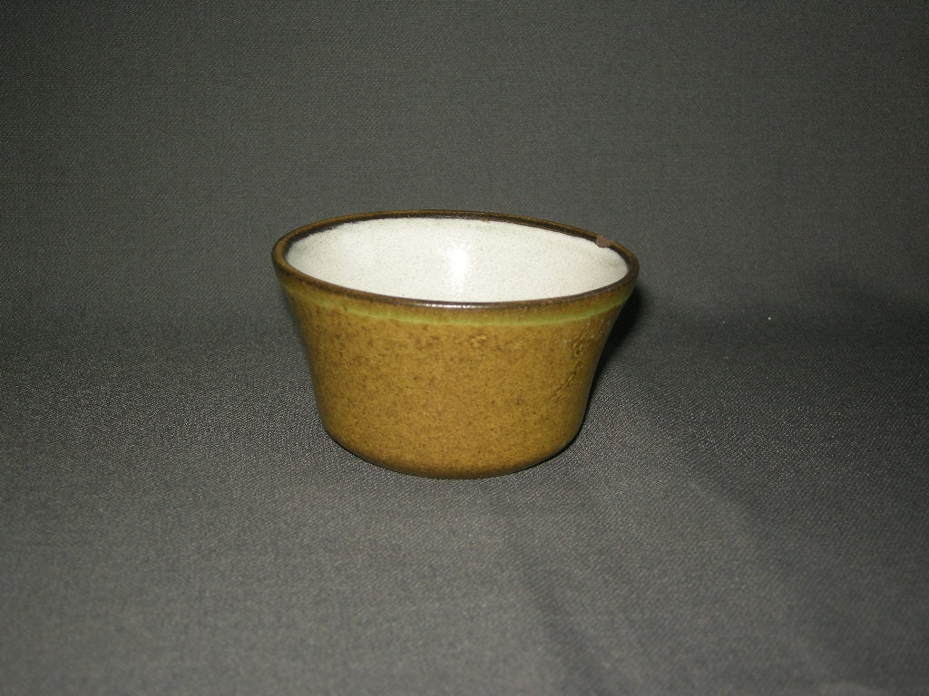 Lucie Q. Bakker Quirina schorsgroen schaaltje schuin O9 cm.
