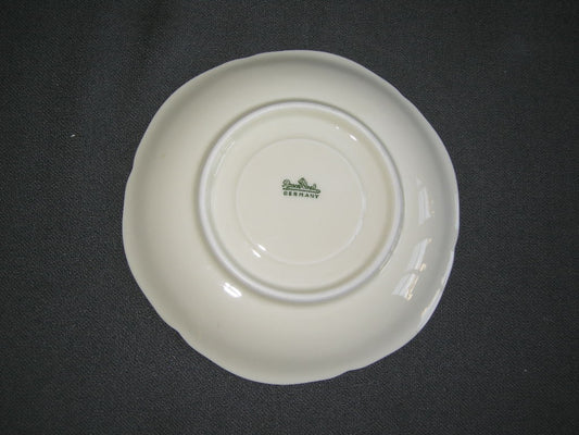 Rosenthal Sanssouci roomwit met rozenknop schotel O14,3 cm.